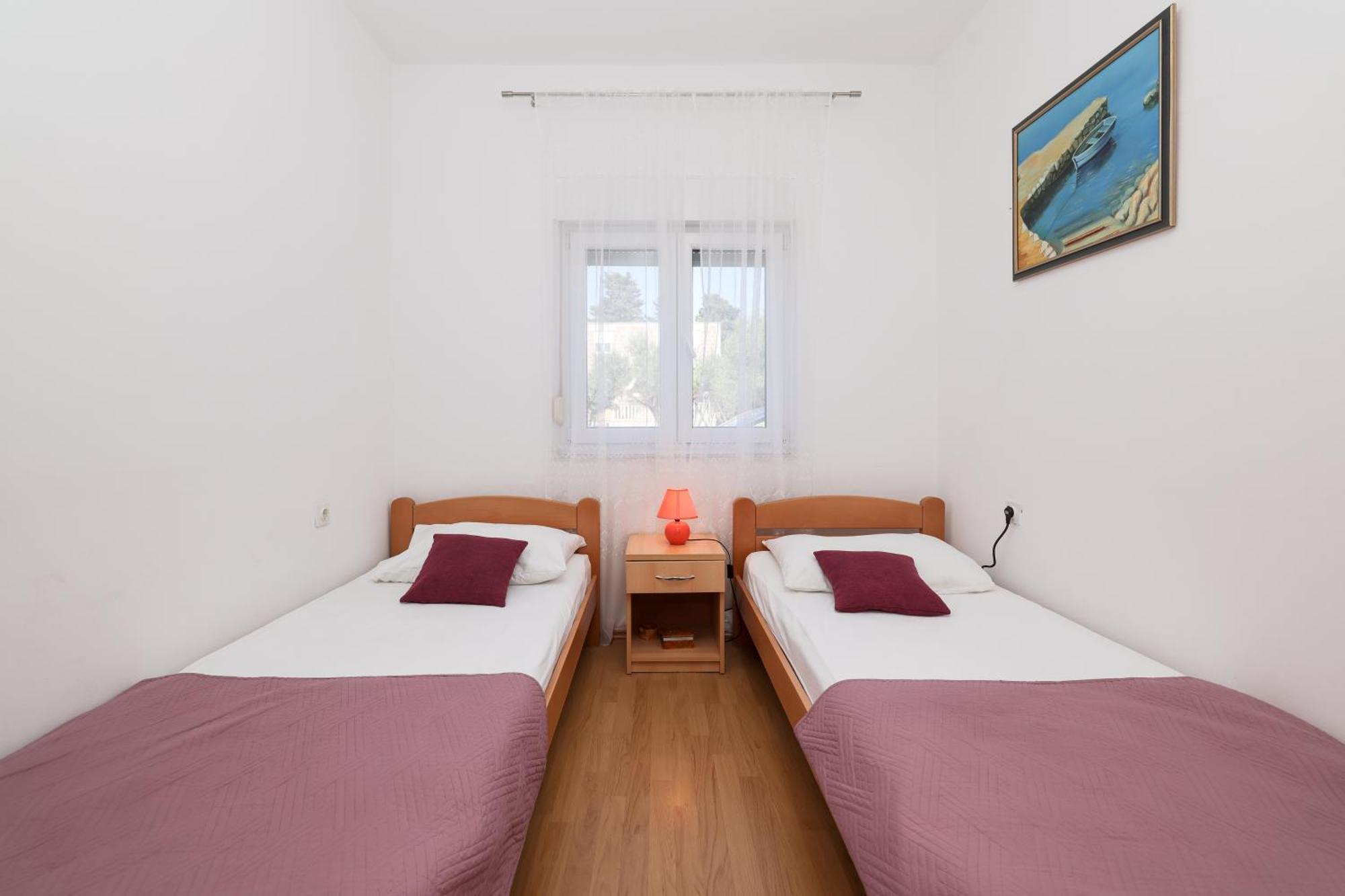 Pantalon, Big Terrace And Free Parking Apartment