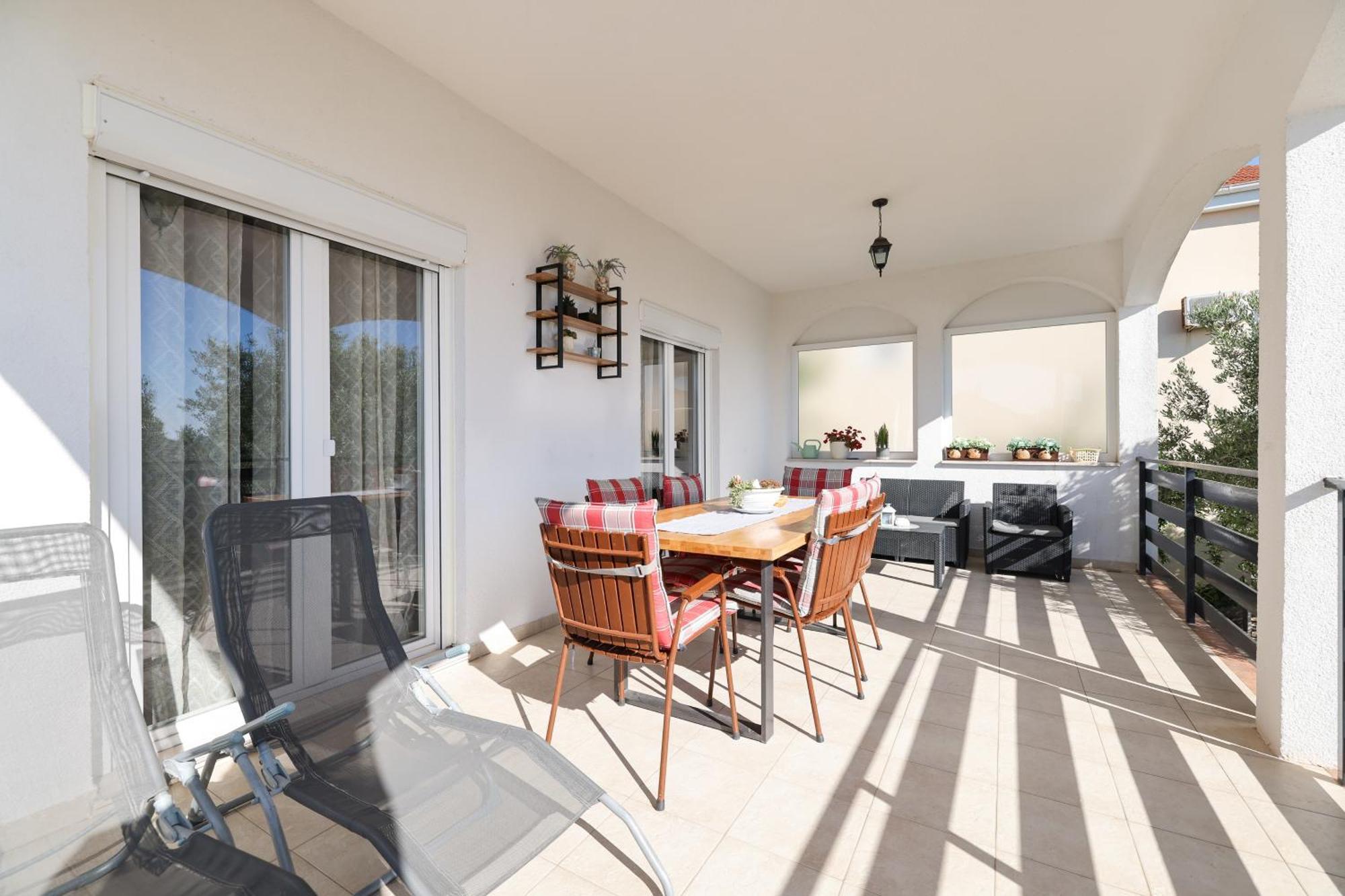 Apartment Pantalon, Big Terrace And Free Parking *